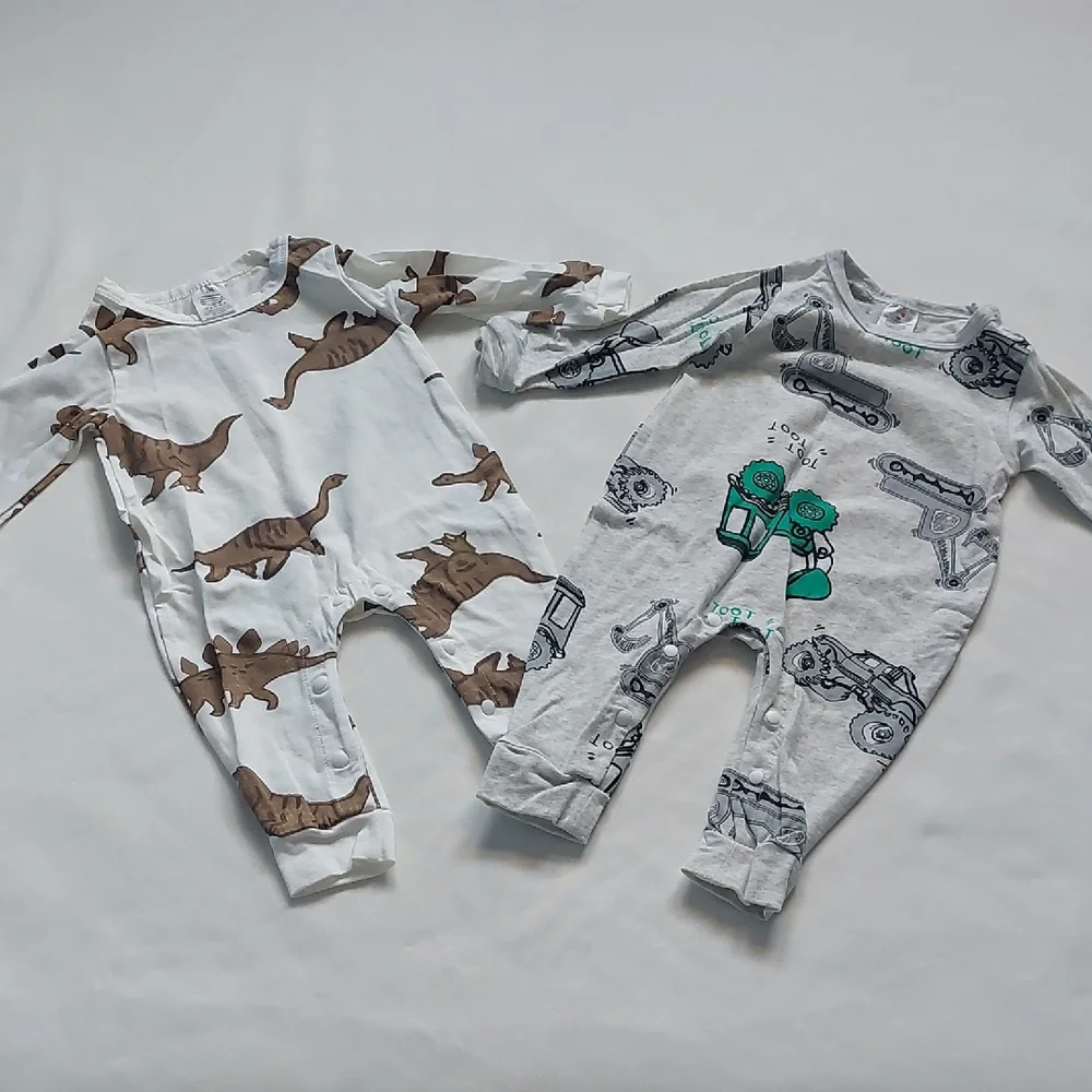 Infant Gray‎ and White Romper Set 2 Piece 6 Mns